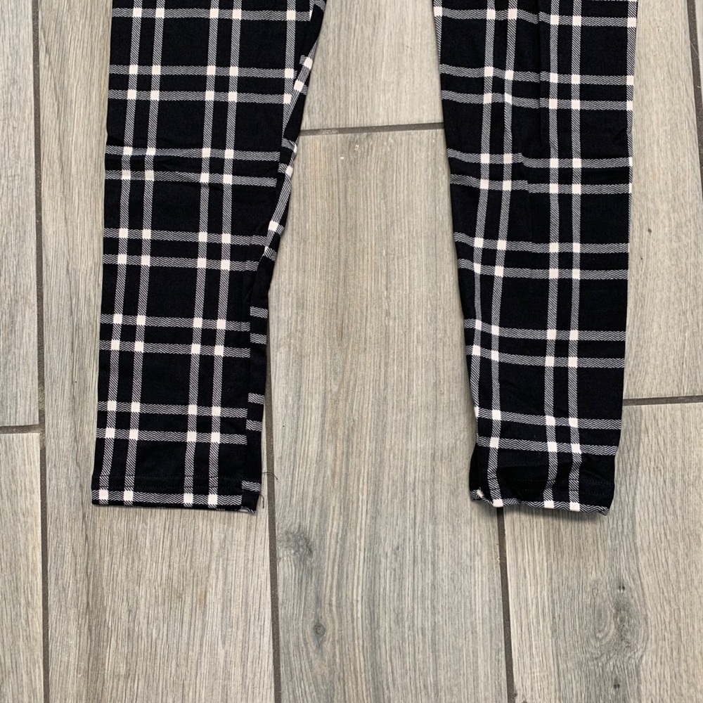 Soft Black White Plaid Lined Leggings - Picture 6 of 7